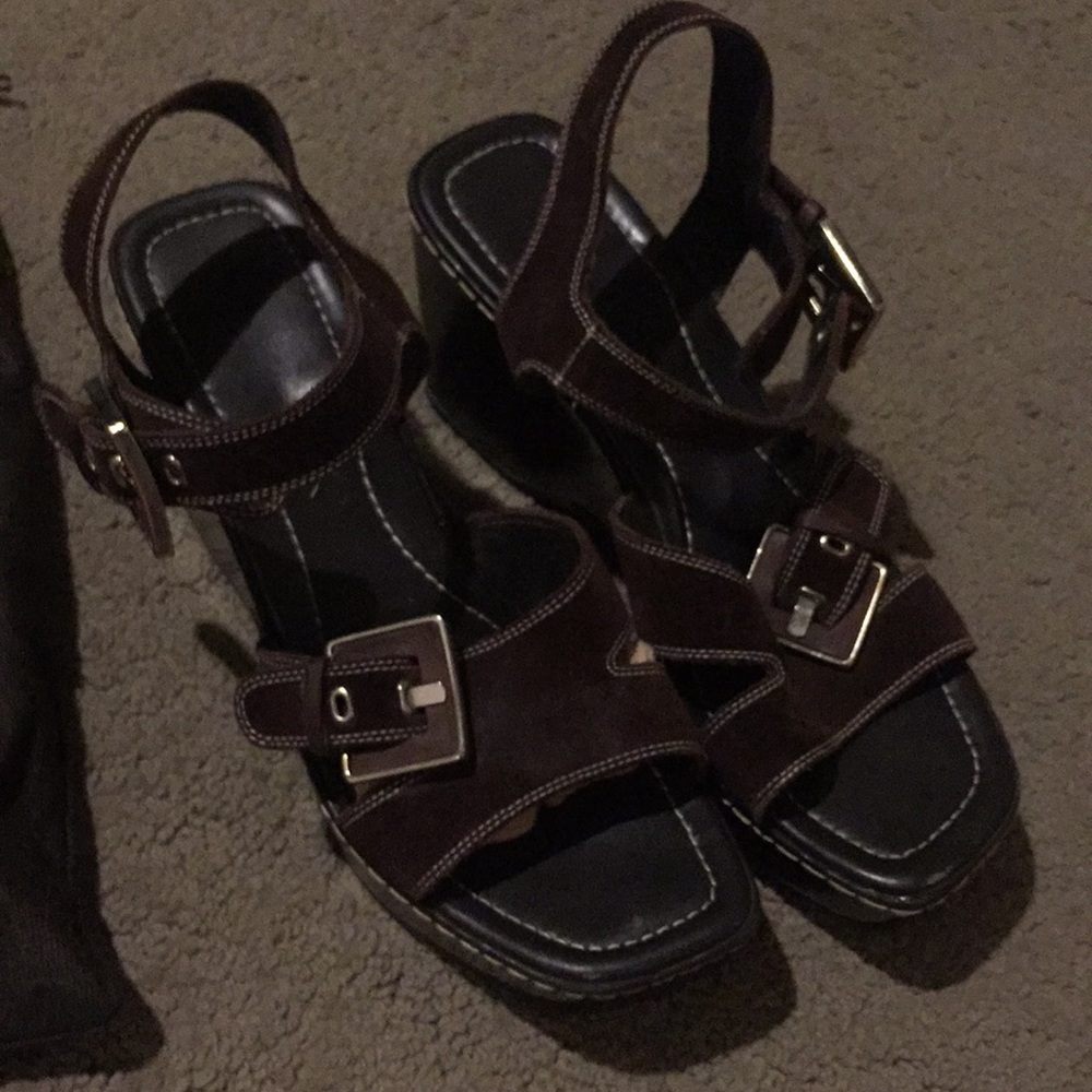 Donald Pliner March Wedge 8 1:2 Like New w/bag Ben